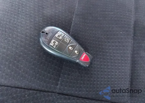 2012 Dodge Grand Caravan Sxt from USA, damaged, VIN 2C4RDGCG7CR319743